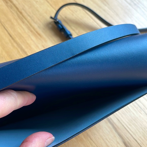 Kate Spade leather crossbody purse EUC - Picture 7 of 12